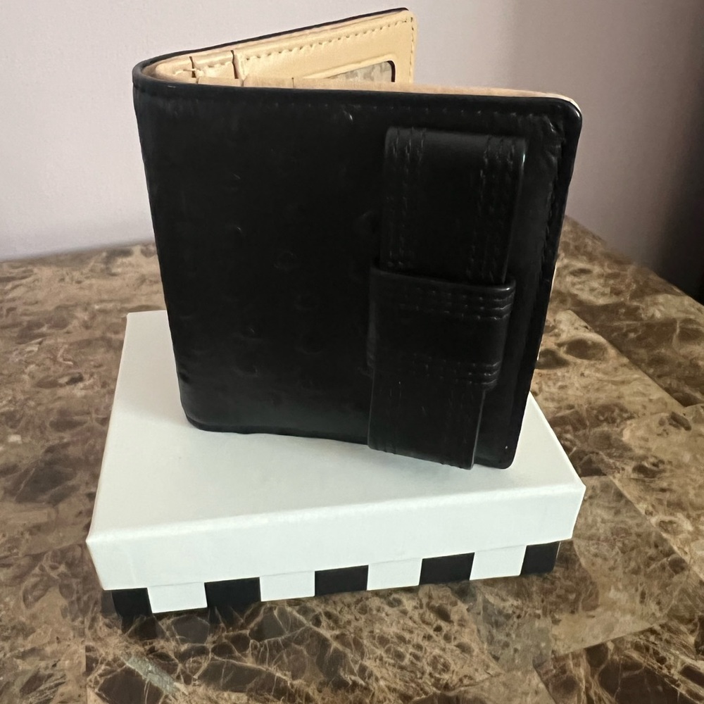 New Kate Spade wallet with original box.